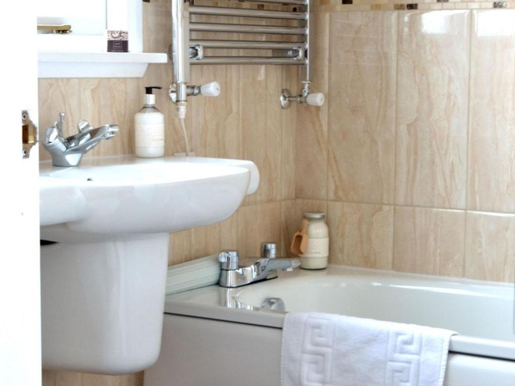 Sonata Guest House Kendal Exterior foto